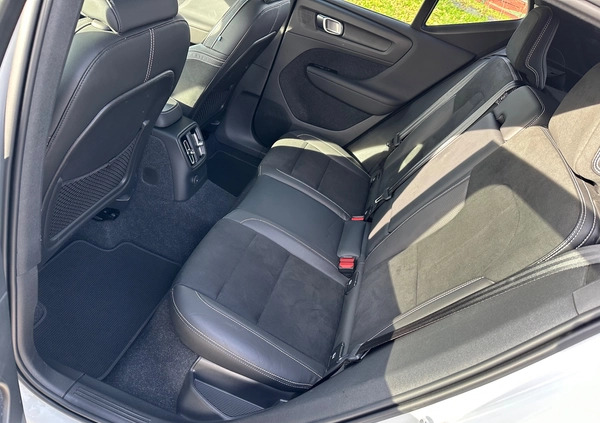 Volvo XC 40 cena 139900 przebieg: 38000, rok produkcji 2020 z Prusice małe 781
